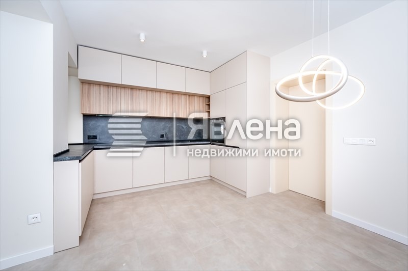 Na sprzedaż  2 sypialnie Sofia , Centar , 186 mkw | 50596546 - obraz [2]