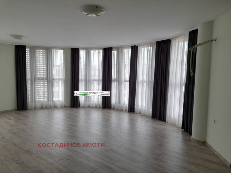 In vendita  3+ camere da letto Plovdiv , Karshiiaka , 192 mq | 25954701