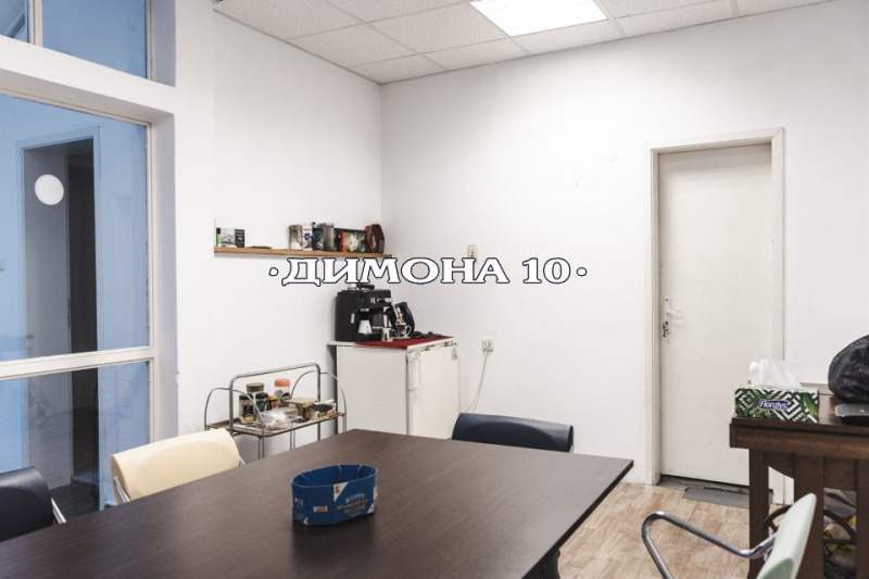 In vendita  Edificio industriale Ruse , Shirok tsentar , 240 mq | 47076329 - Immagine [12]