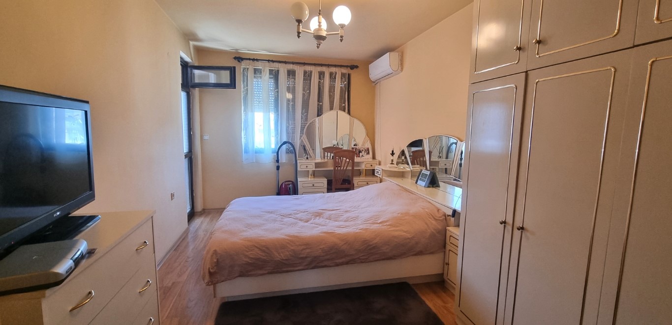 Продава МНОГОСТАЕН, гр. Бургас, Възраждане, снимка 7 - Апартаменти - 54135847