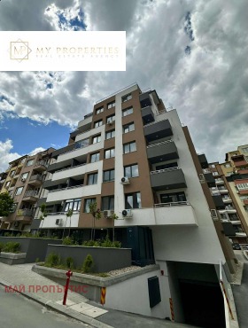 Dachboden Darweniza, Sofia
