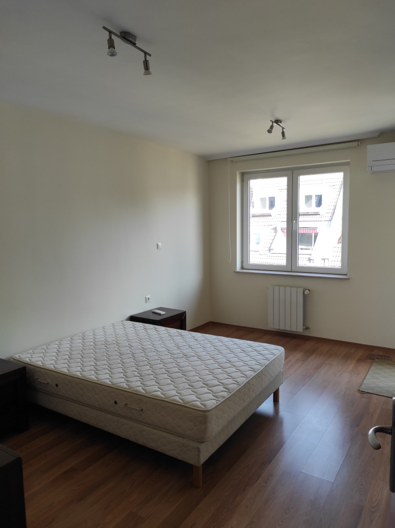 De vânzare  3 dormitoare Sofia , Țentâr , 164 mp | 23981853 - imagine [9]