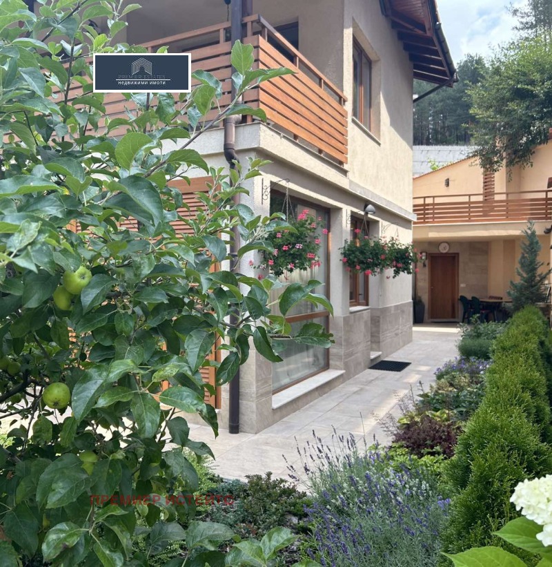 Продава  Къща област Пазарджик , гр. Велинград , 208 кв.м | 85870099