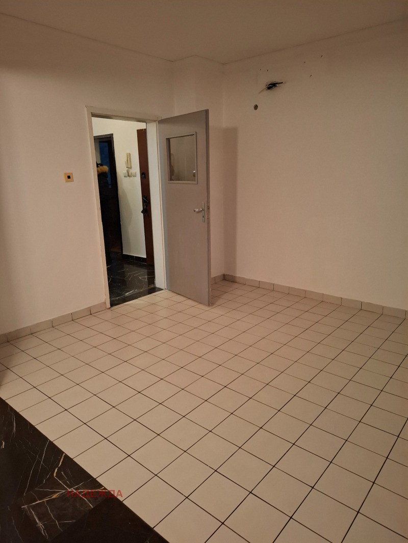 Продава 4-СТАЕН, гр. Плевен, Мара Денчева, снимка 4 - Апартаменти - 52601800