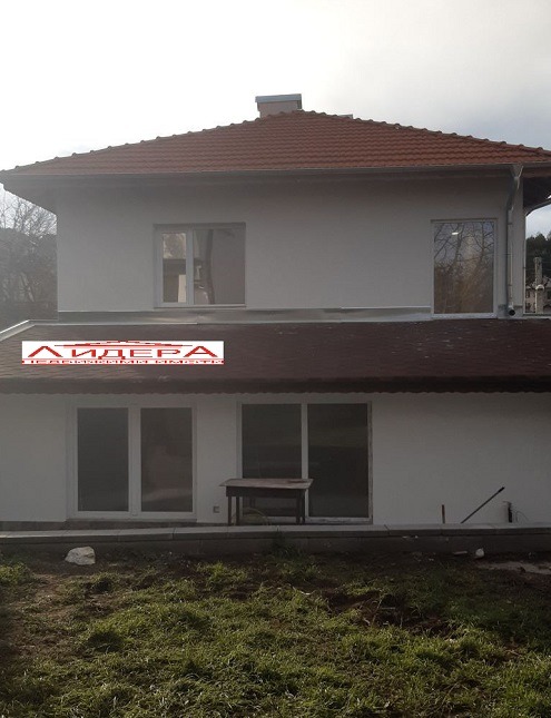 Продава  Къща, област Пловдив, с. Марково •  208 900 EUR • ID 74756823 — holmes.bg - [1] 