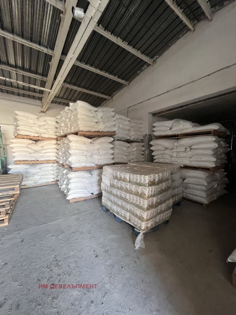 Продава  Парцел град Перник , Център , 7800 кв.м | 67984652 - изображение [5]