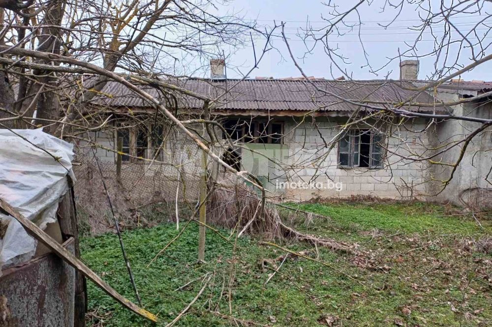 Продава ПРОМ. ПОМЕЩЕНИЕ, с. Оборище, област Варна