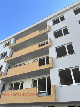 Продава 3-стаен град Пловдив Южен - [1] 