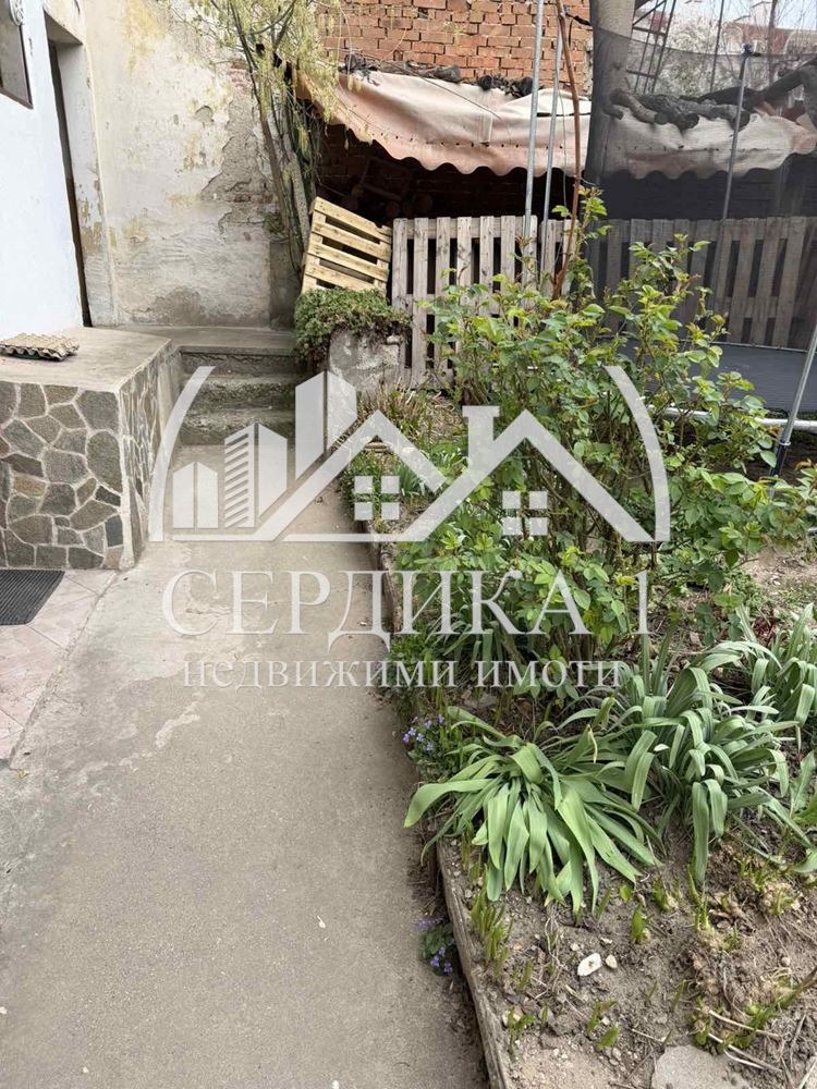 Продава ЕТАЖ ОТ КЪЩА, гр. Благоевград, Широк център, снимка 8 - Етаж от къща - 54041170