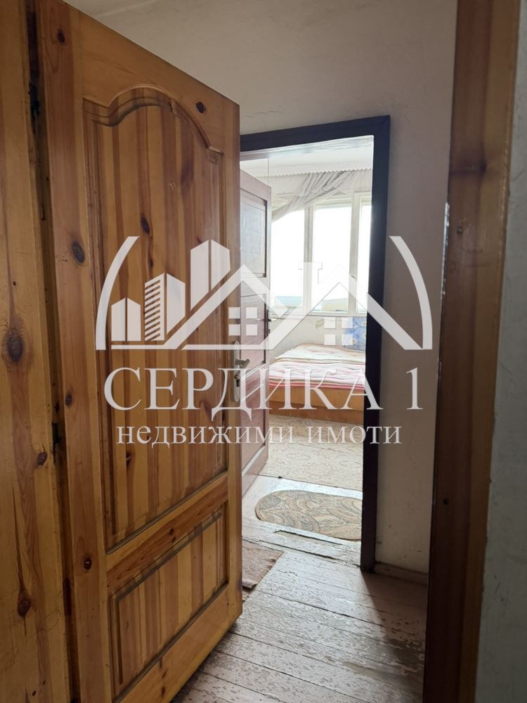 Продава ЕТАЖ ОТ КЪЩА, гр. Благоевград, Широк център, снимка 2 - Етаж от къща - 54041170