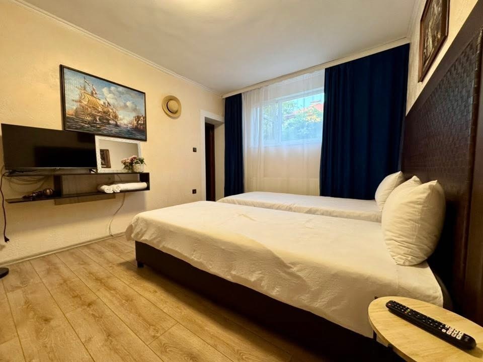 Продава ХОТЕЛ, гр. Чипровци, област Монтана, снимка 13 - Хотели - 53797620