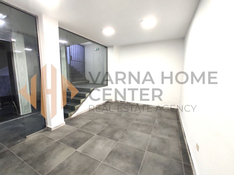 Te koop  Kantoor Varna , Tsentralna poshta , 20 m² | 41652704 - afbeelding [2]