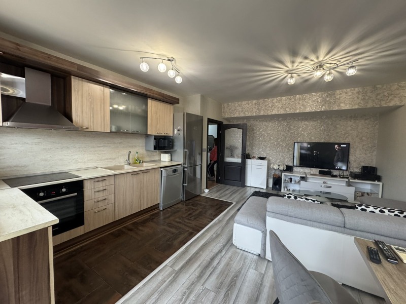 Продава МНОГОСТАЕН, гр. Бургас, Лазур, снимка 3 - Апартаменти - 53087020