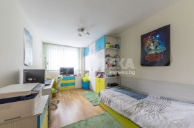 2 Schlafzimmer Zentar, Warna