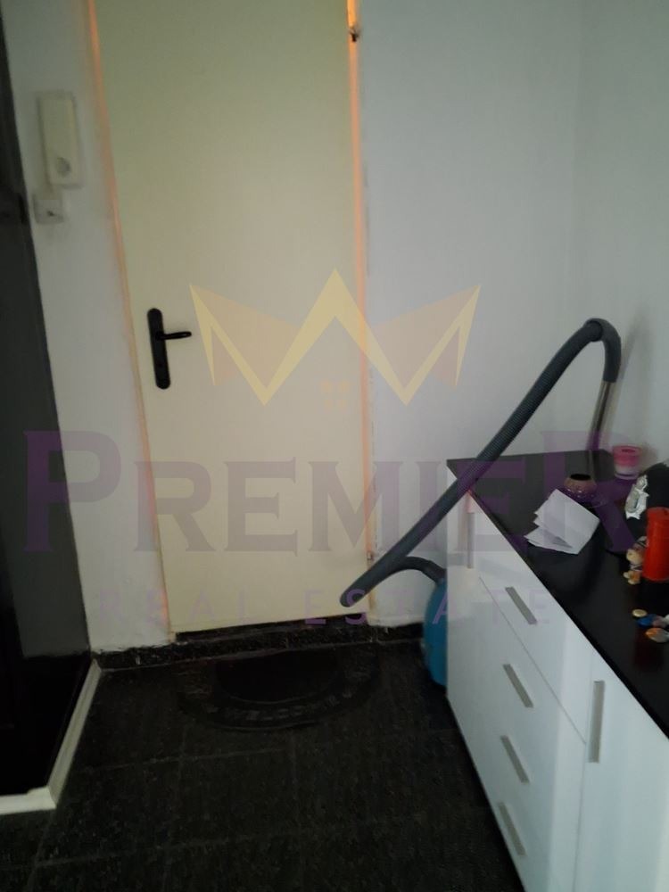 Продава МНОГОСТАЕН, гр. Бургас, Възраждане, снимка 3 - Апартаменти - 53410099