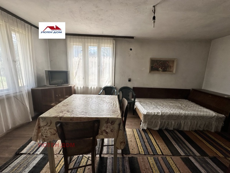 Продава КЪЩА, с. Мадара, област Шумен, снимка 3 - Къщи - 46807280