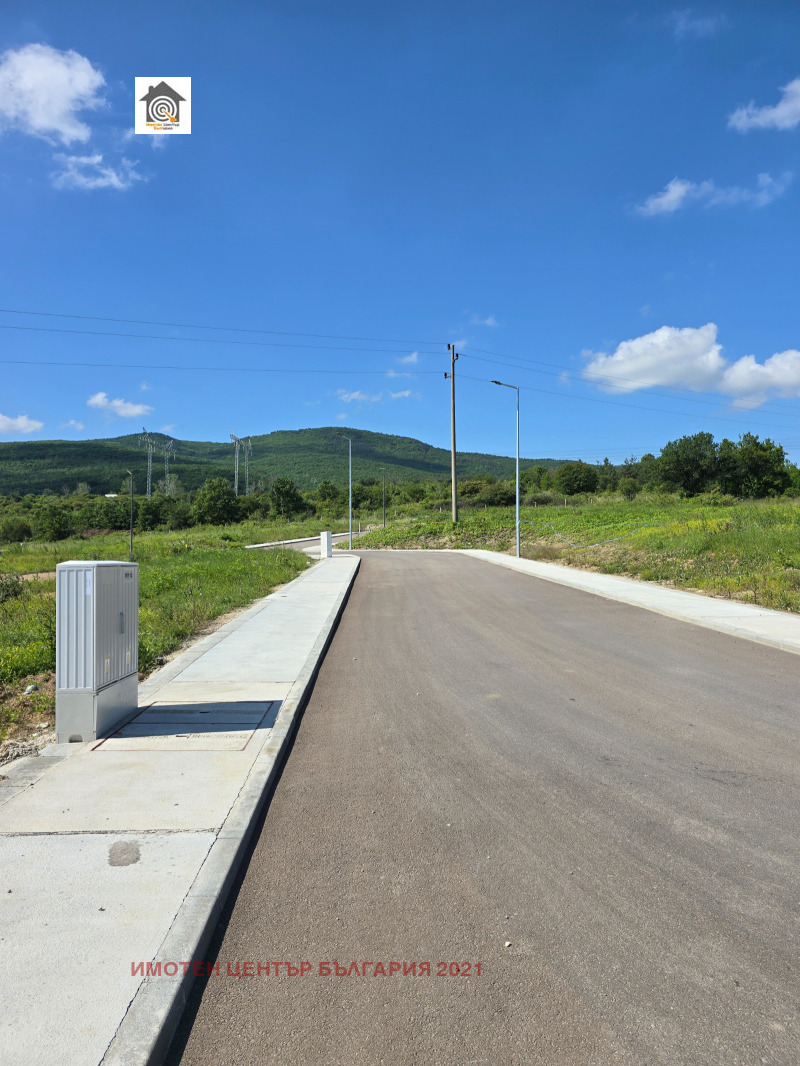 Na prodej  Spiknutí oblast Sofia , Novi chan , 645 m2 | 32553951