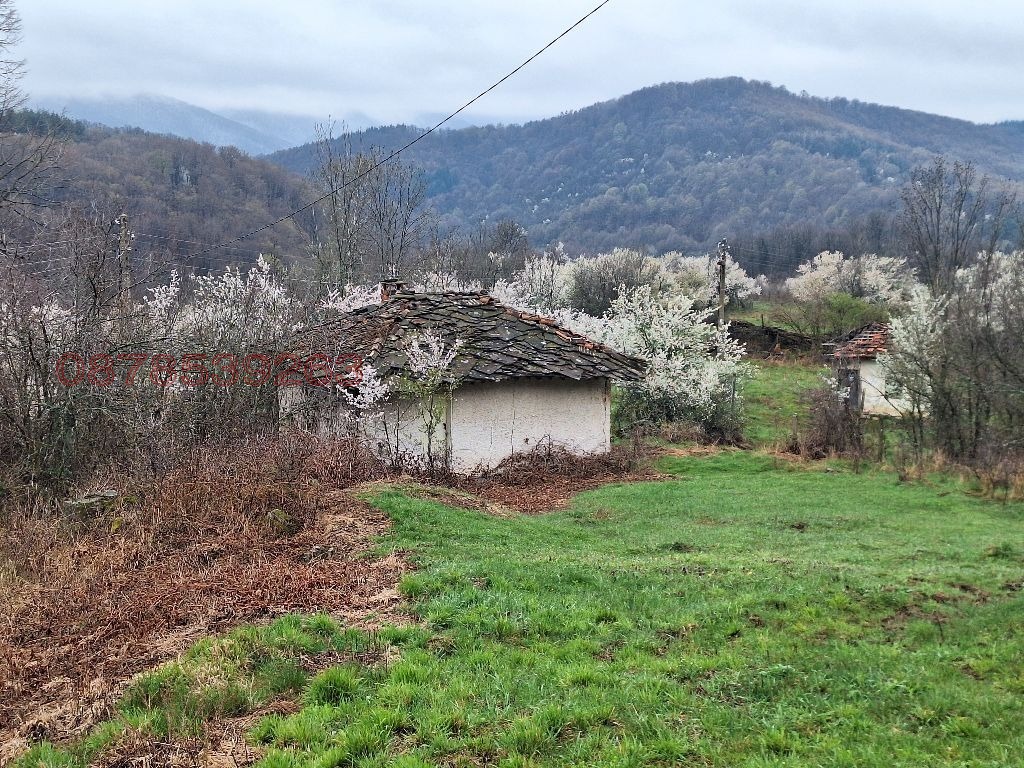 Продава КЪЩА, с. Зеленик, област Велико Търново, снимка 17 - Къщи - 54664426