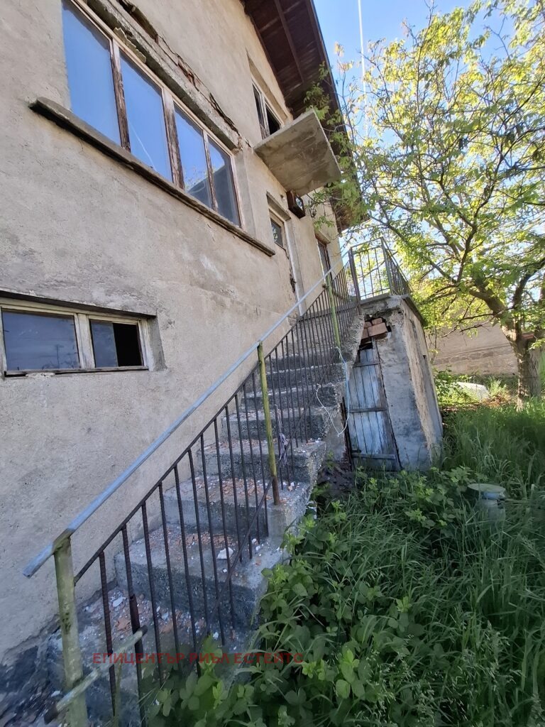 Продава КЪЩА, с. Кладница, област Перник, снимка 2 - Къщи - 54727012
