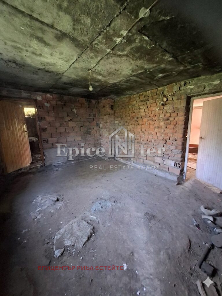 Продава КЪЩА, с. Кладница, област Перник, снимка 8 - Къщи - 54727012