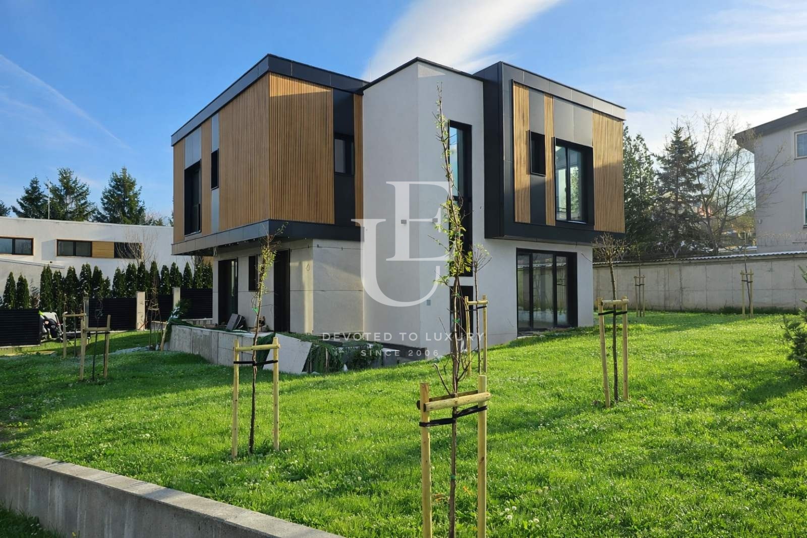Продава КЪЩА, гр. София, Симеоново
