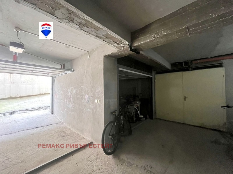 Продава ГАРАЖ в град Русе, Център - 18 кв.м / 24 500 € » 47 917.84 лв., РЕМАКС РИВЪР ЕСТЕЙТ