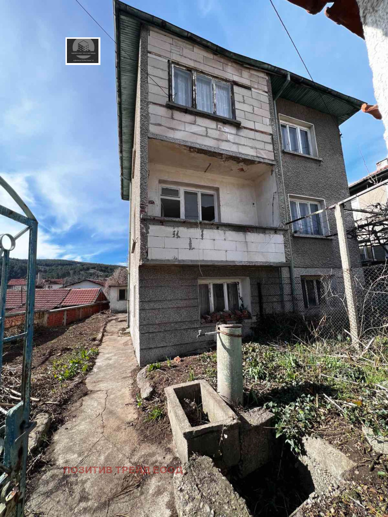 Продава ЕТАЖ ОТ КЪЩА в област Кюстендил, гр. Дупница - 103 кв.м / 56 000 € » 109 526.48 лв., ПОЗИТИВ ТРЕЙД ЕООД