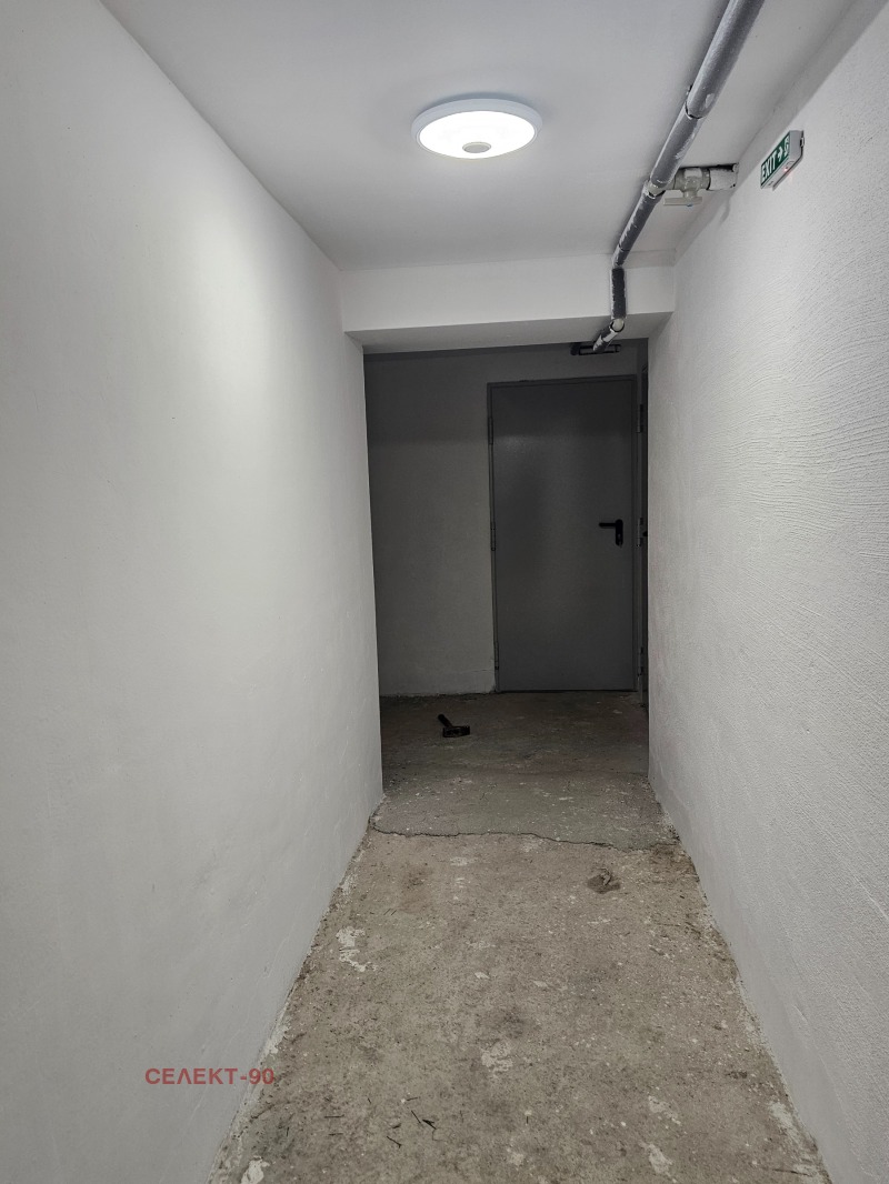 Продава  3-стаен град Перник , Център , 120 кв.м | 74896685 - изображение [8]
