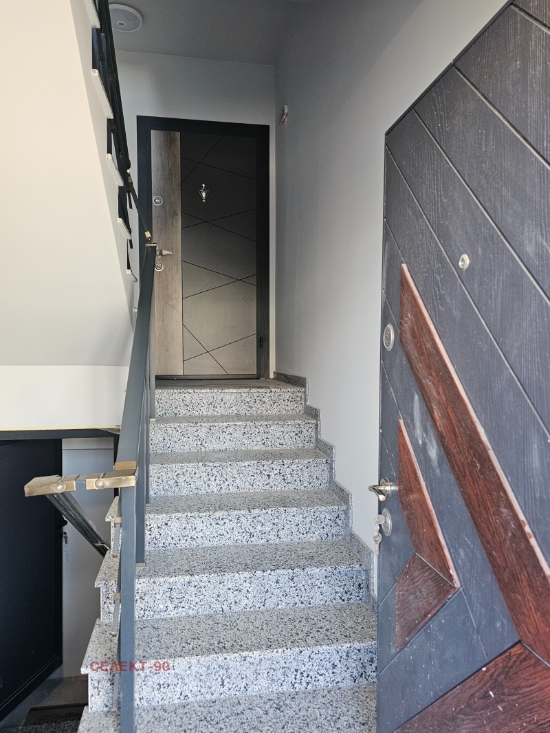 Продава  3-стаен град Перник , Център , 120 кв.м | 74896685 - изображение [7]