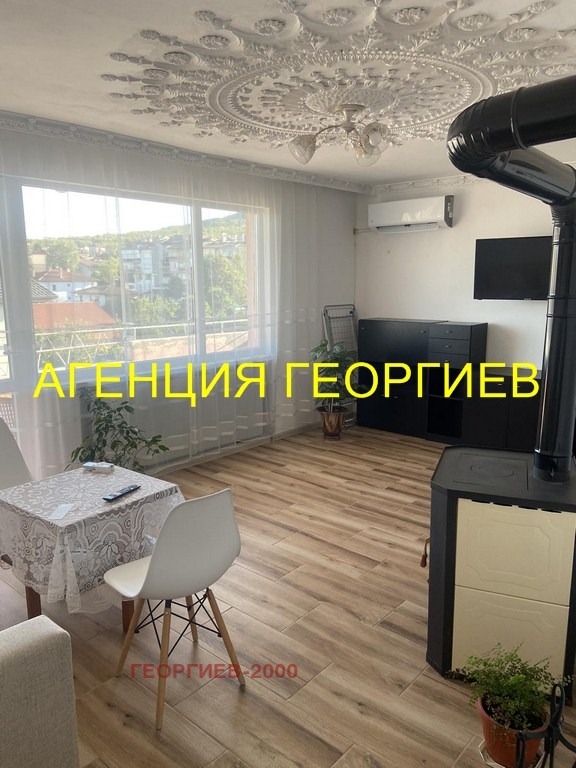 Продава  4-стаен област Велико Търново , гр. Лясковец , 180 кв.м | 79033322 - изображение [2]