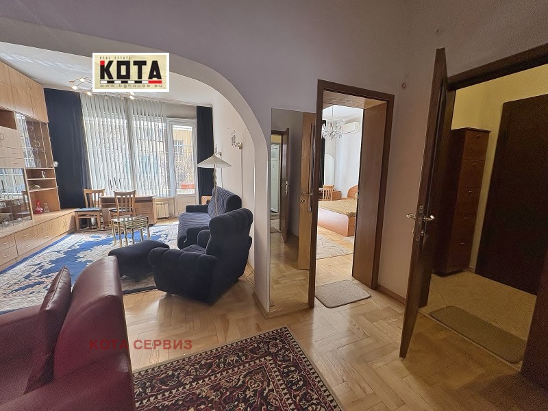 Продава 2-СТАЕН в град София, Център - 93 кв.м / 360 000 € » 704 098.80 лв., КОТА СЕРВИЗ