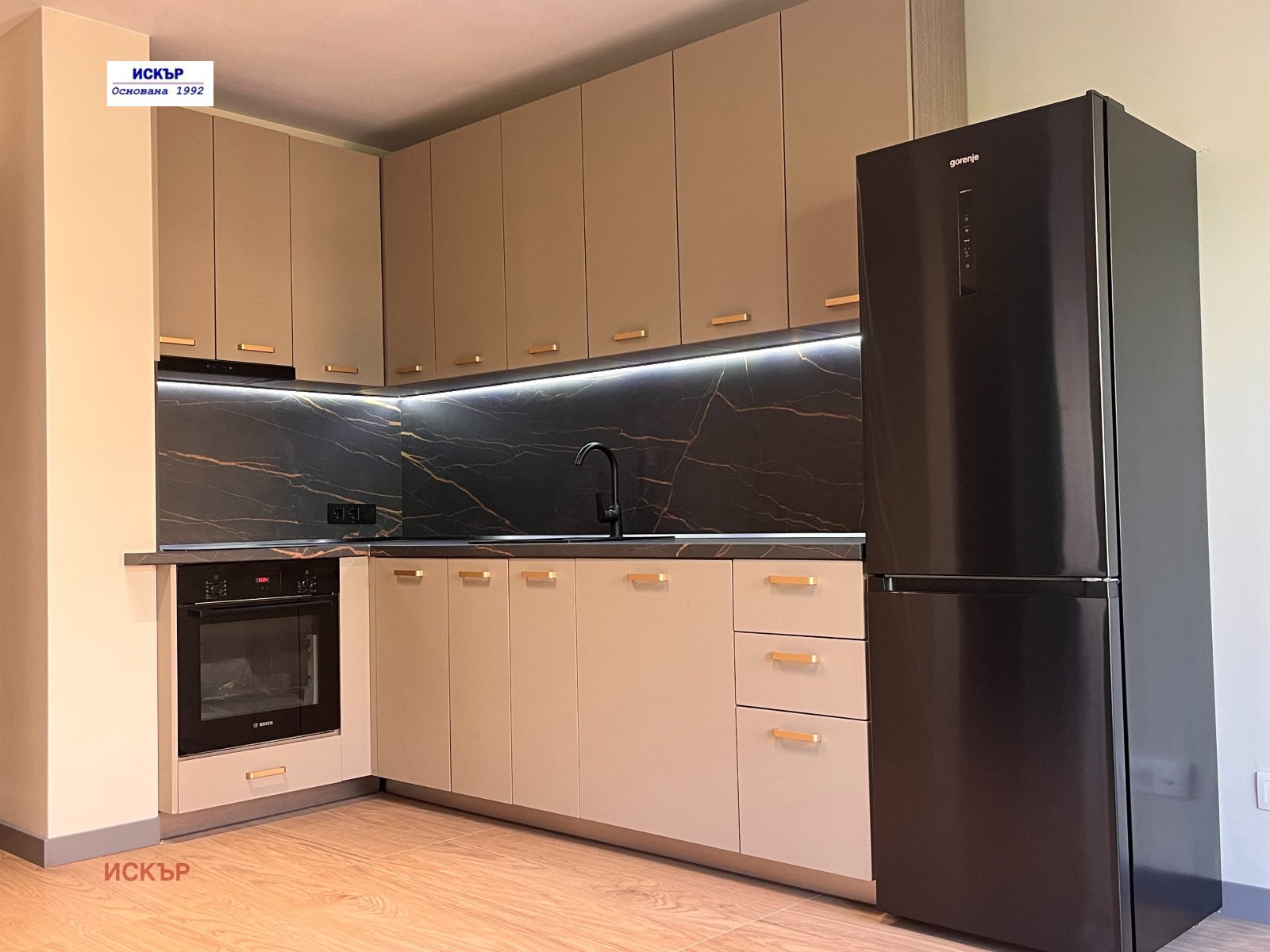Продава 3-СТАЕН, гр. София, Оборище, снимка 4 - Апартаменти - 54552182