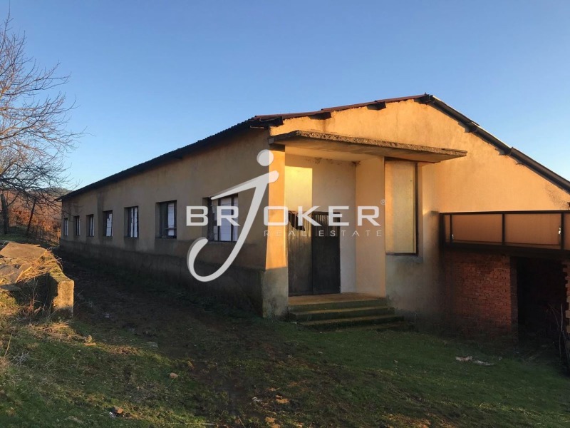 Продава ПРОМ. ПОМЕЩЕНИЕ в област Кърджали, с. Кирково - 270 кв.м / 30 000 € » 58 674.90 лв., БРОКЕР ЖОКЕР