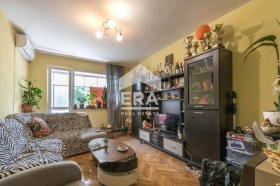 1 quarto Tchaika, Varna