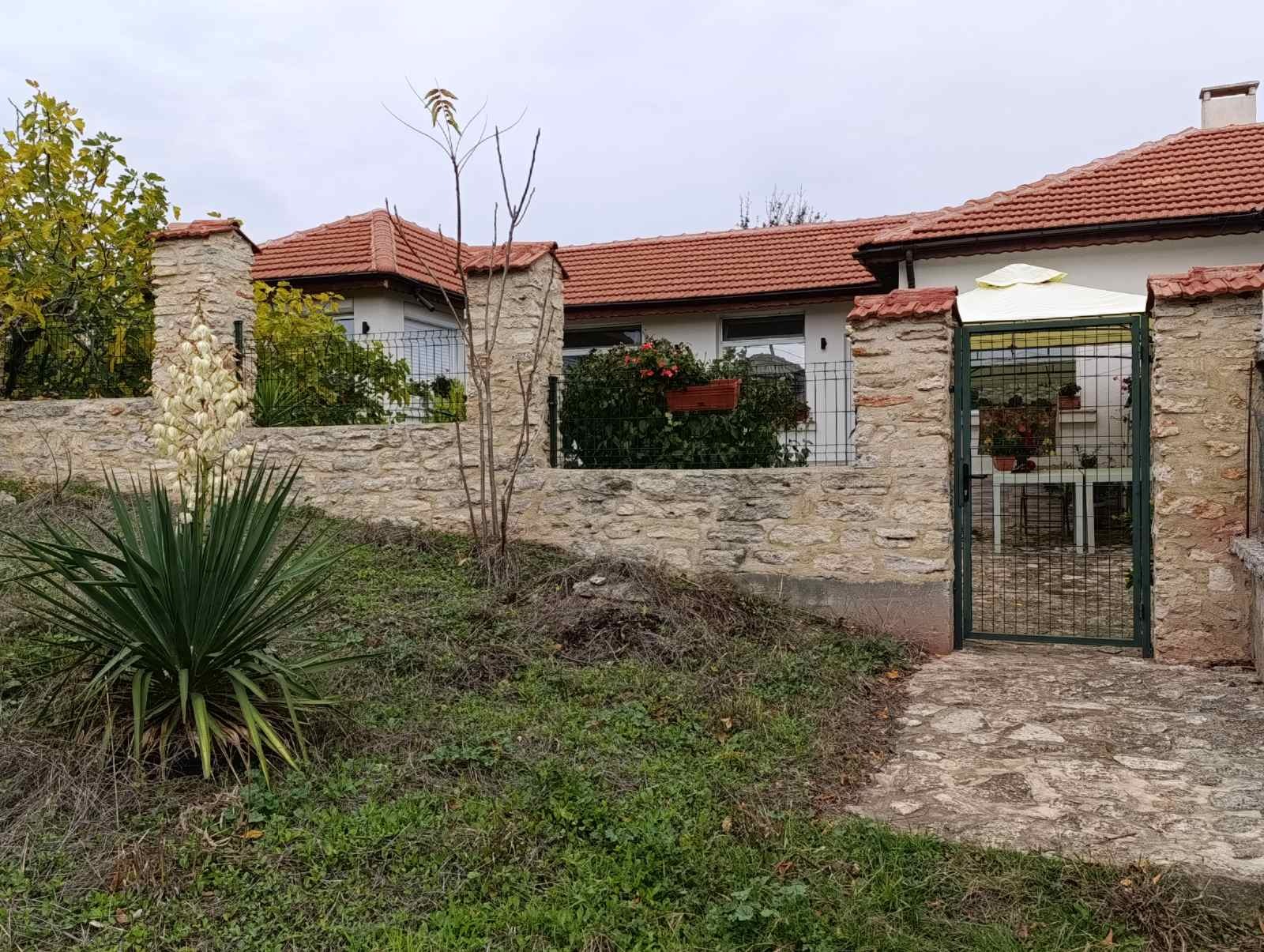 Продава КЪЩА, гр. Балчик, област Добрич, снимка 3 - Къщи - 53615947