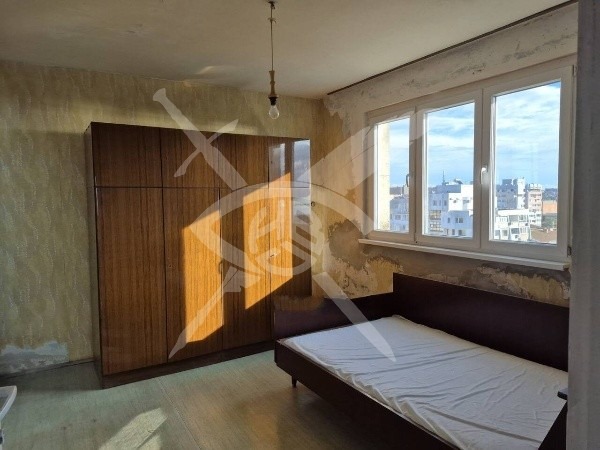 Продава МНОГОСТАЕН, гр. Бургас, Център, снимка 4 - Апартаменти - 52686540