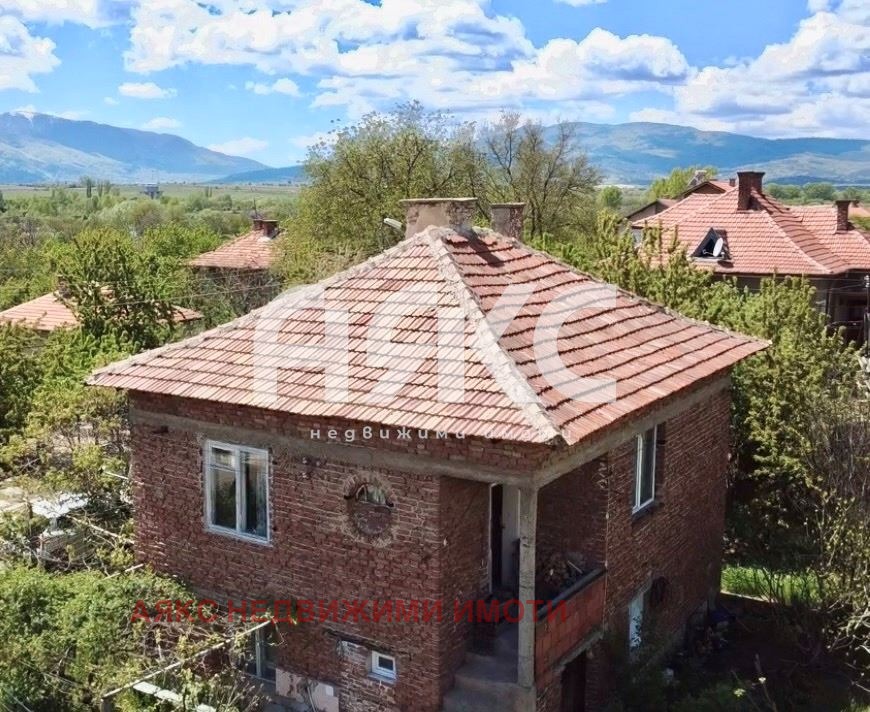 Продава КЪЩА, с. Николичевци, област Кюстендил