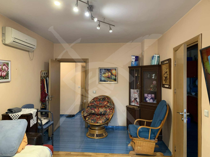 Продава 4-СТАЕН, гр. Варна, Колхозен пазар, снимка 3 - Апартаменти - 52176018