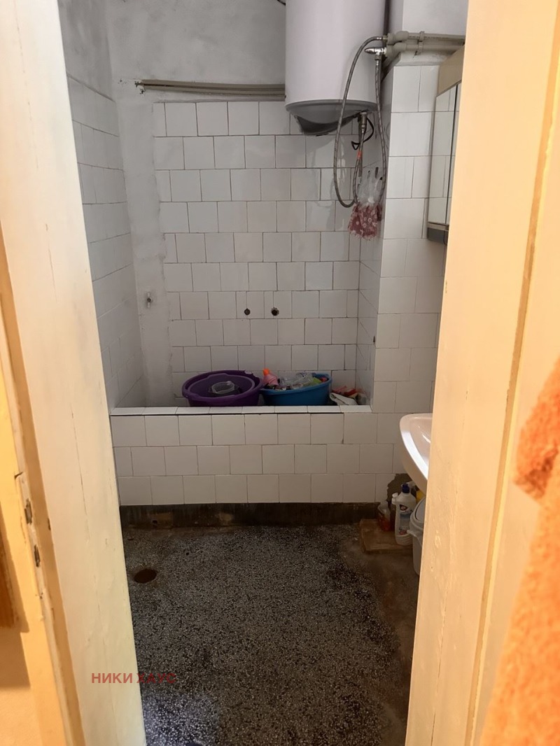 Продава ЕТАЖ ОТ КЪЩА, гр. Варна, Аспарухово, снимка 17 - Етаж от къща - 52490515