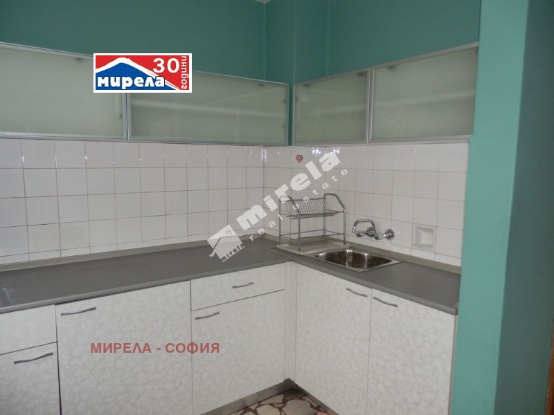 Продава 4-СТАЕН, гр. София, Център, снимка 2 - Aпартаменти - 47505805