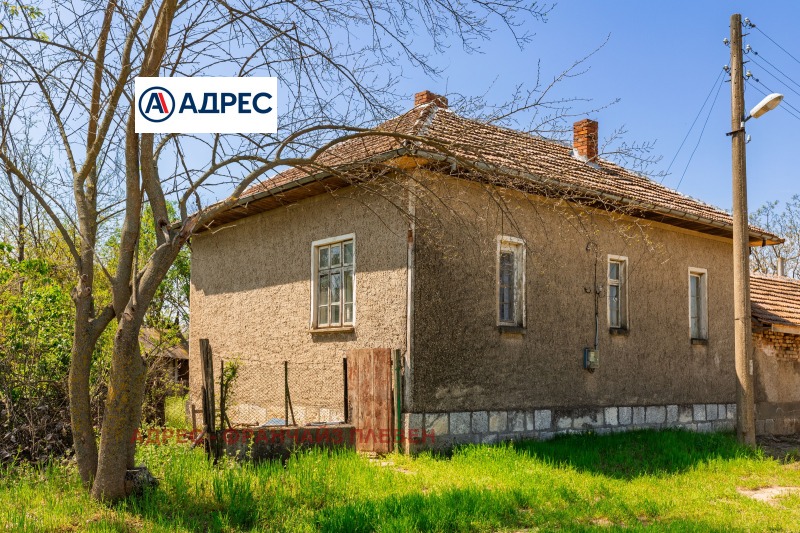 Продава  Къща, област Плевен, с. Въбел • 15 000 EUR • ID 52731927 — holmes.bg - [1] 