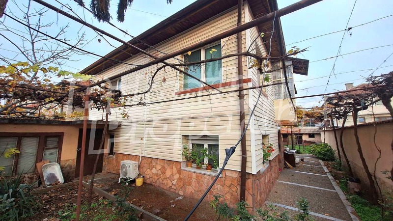 Продава КЪЩА, град Пазарджик, Руски • 186000 € / 363784.38 лв. • 98128723 1