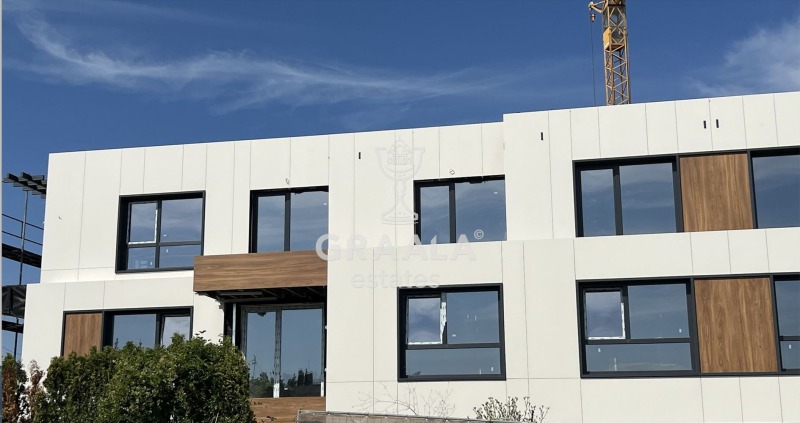 In vendita  2 camere da letto Sofia , Bankia , 132 mq | 98236672