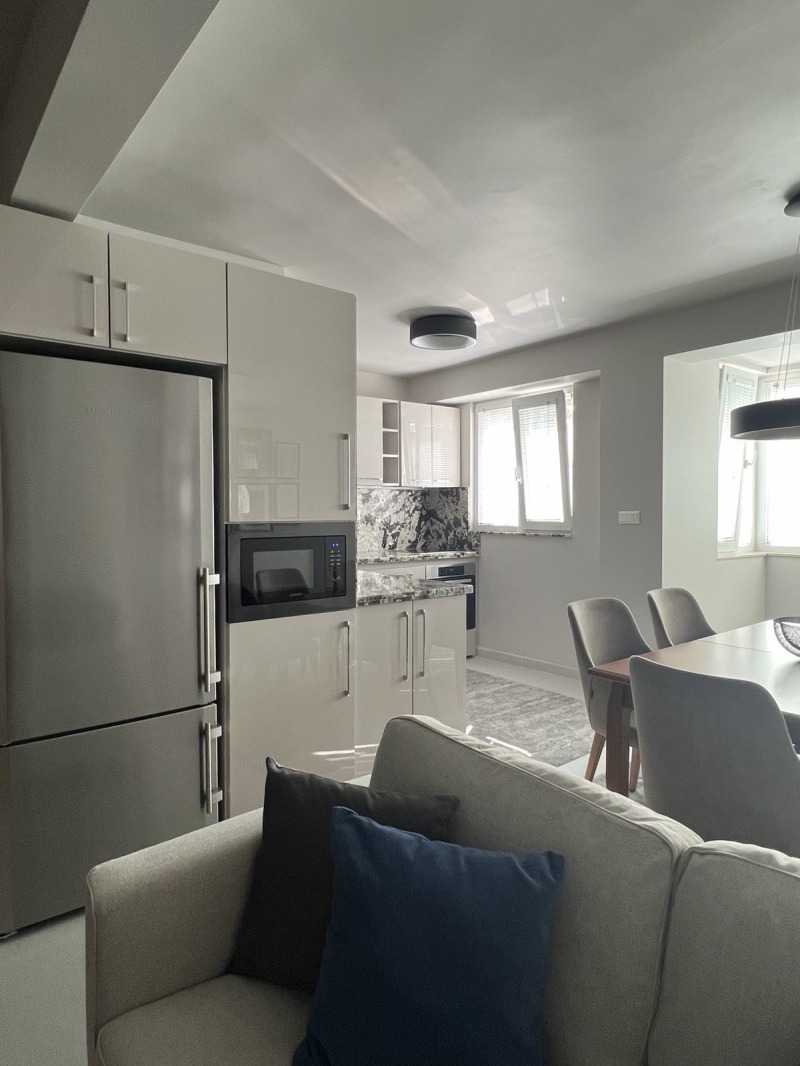 Продава  4-стаен, град Плевен, Идеален център •  247 000 EUR • ID 23219535 — holmes.bg - [1] 