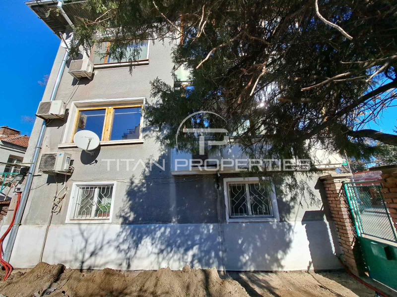 Продава  Етаж от къща град Пловдив , Кючук Париж , 255 кв.м | 43775850