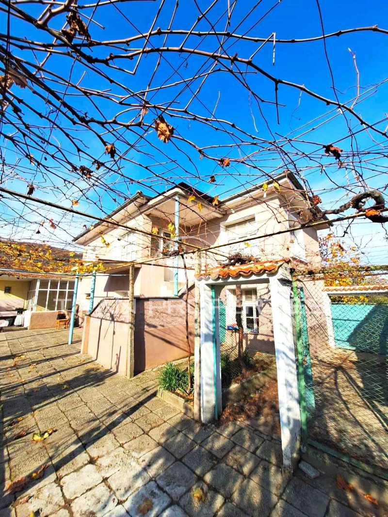 Продава КЪЩА, с. Песнопой, област Пловдив