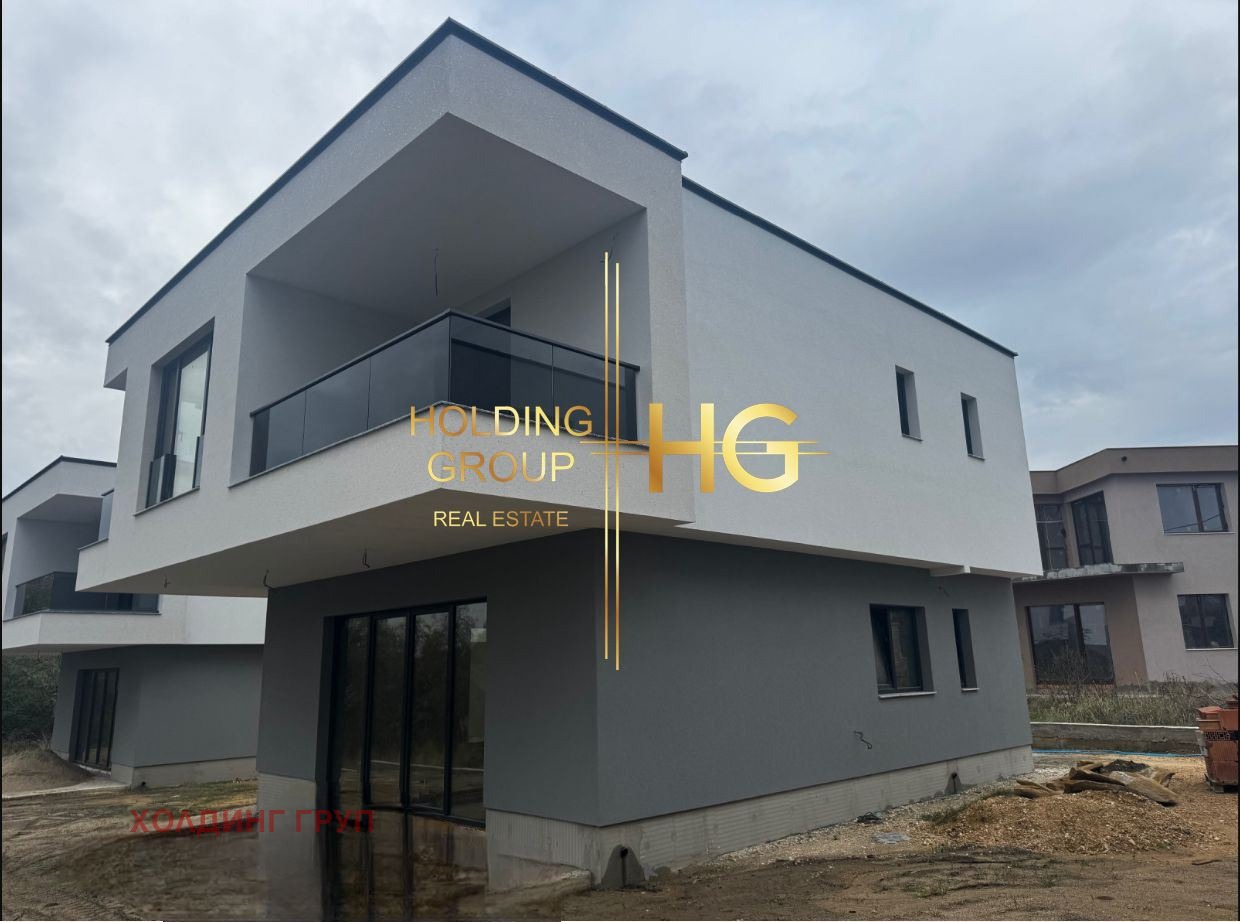 Продава КЪЩА, гр. Варна, м-т Боровец - юг