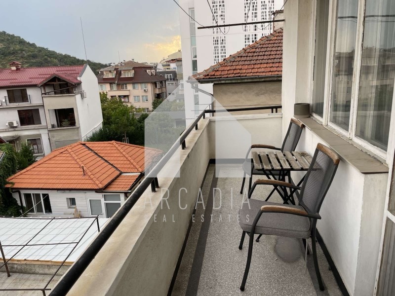 Продава ЕТАЖ ОТ КЪЩА, гр. Пловдив, Център, снимка 6 - Етаж от къща - 56288038