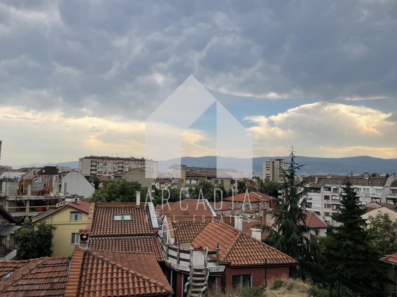 Продава ЕТАЖ ОТ КЪЩА, гр. Пловдив, Център, снимка 2 - Етаж от къща - 56288038