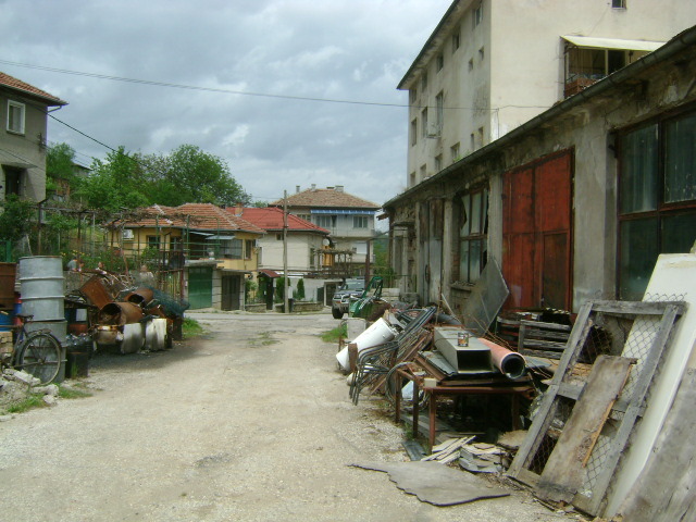Продава ГАРАЖ, ПАРКОМЯСТО, гр. Трявна, област Габрово